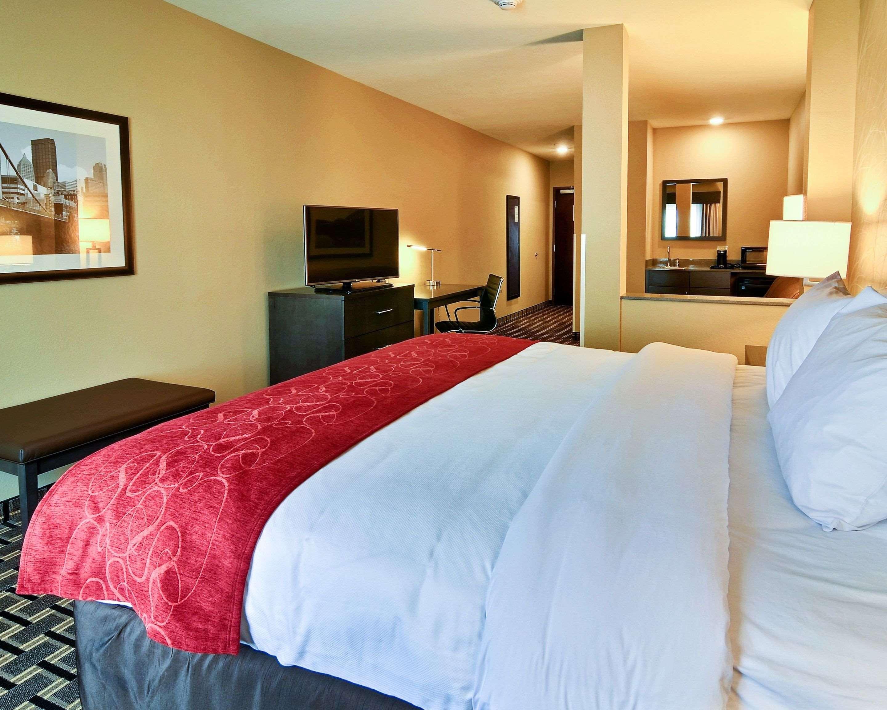 Comfort Suites Uniontown Eksteriør bilde