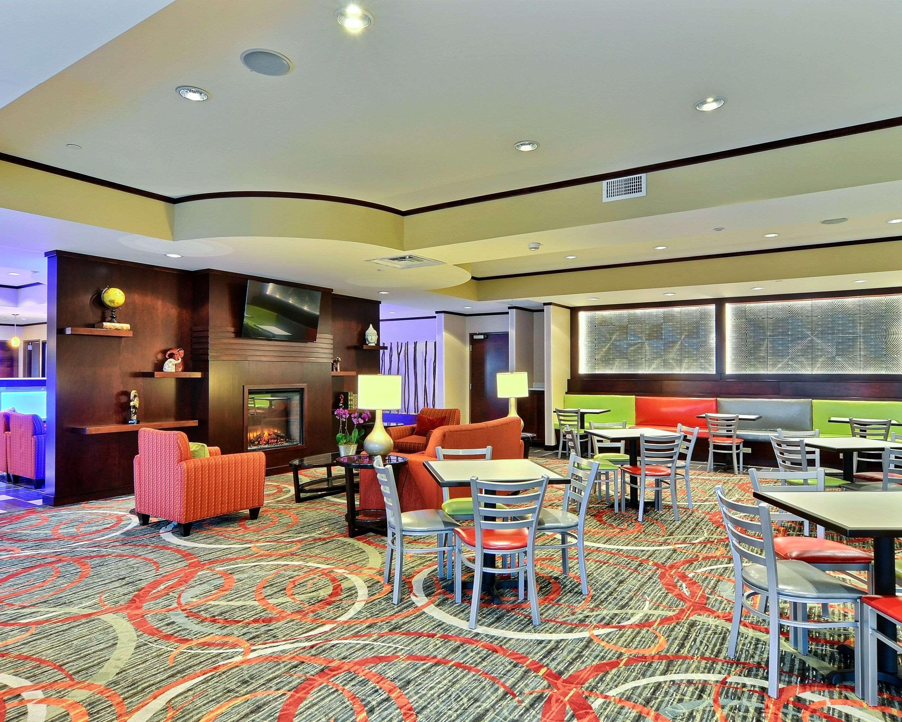 Comfort Suites Uniontown Eksteriør bilde