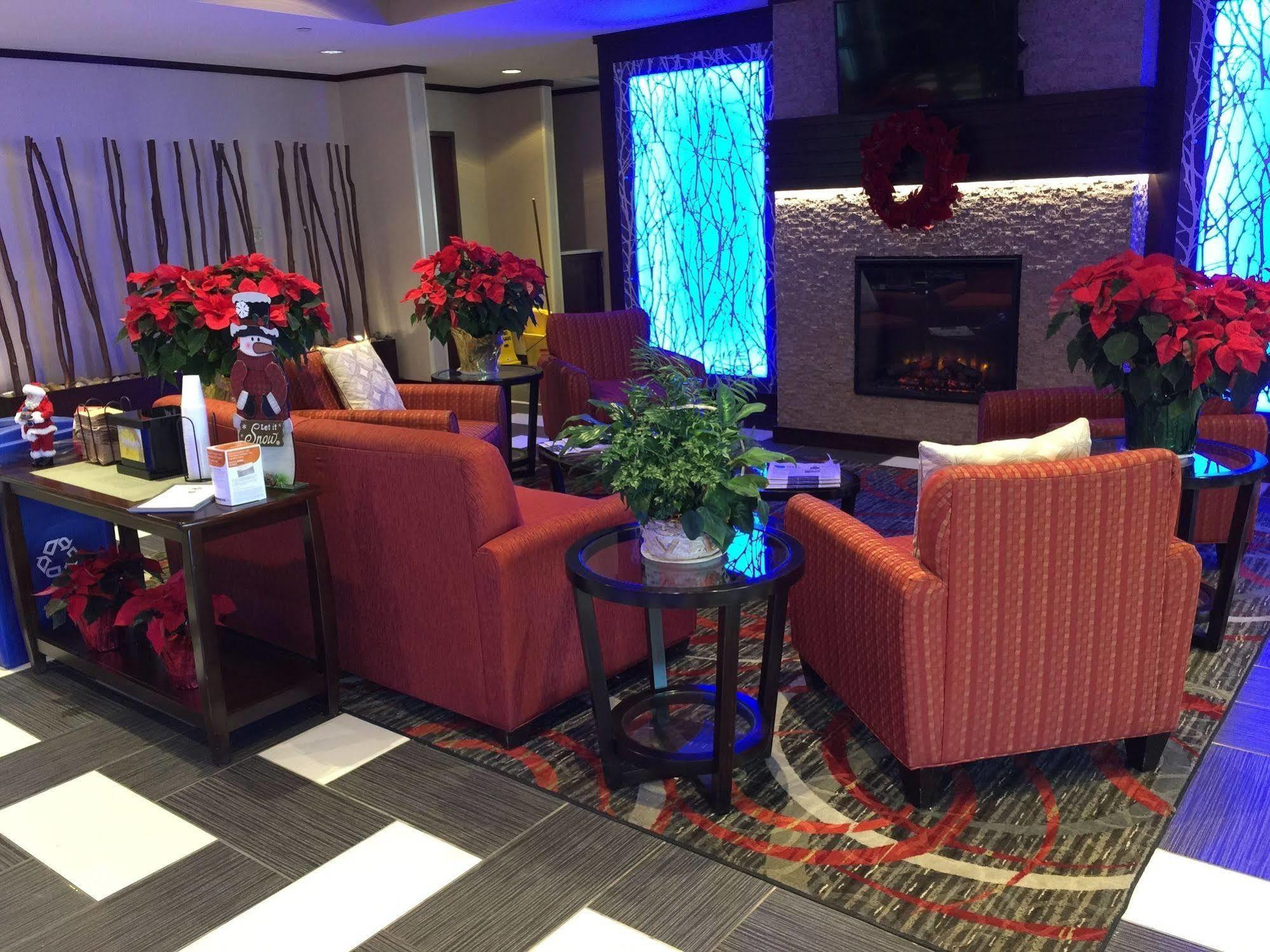 Comfort Suites Uniontown Eksteriør bilde