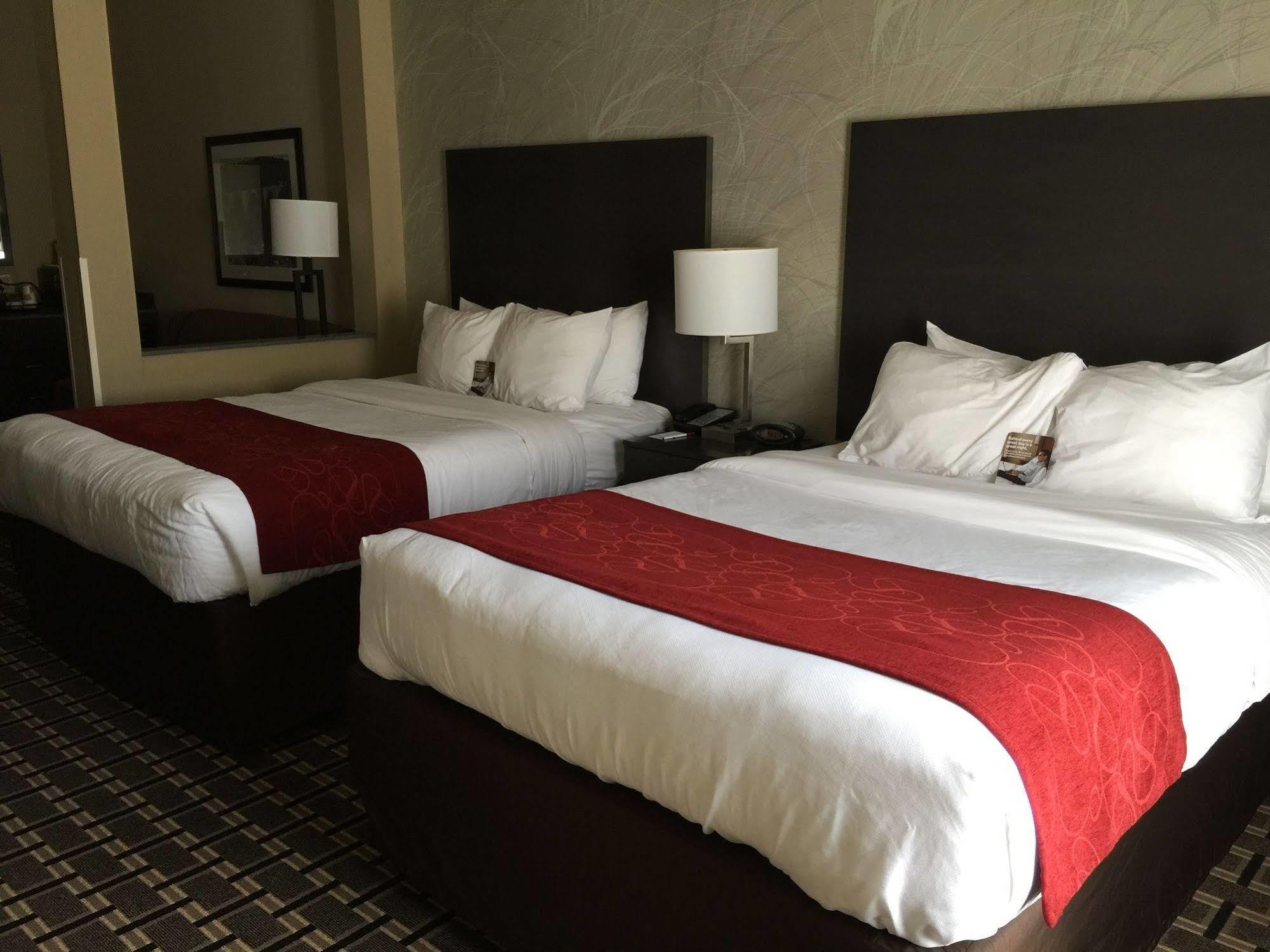 Comfort Suites Uniontown Eksteriør bilde