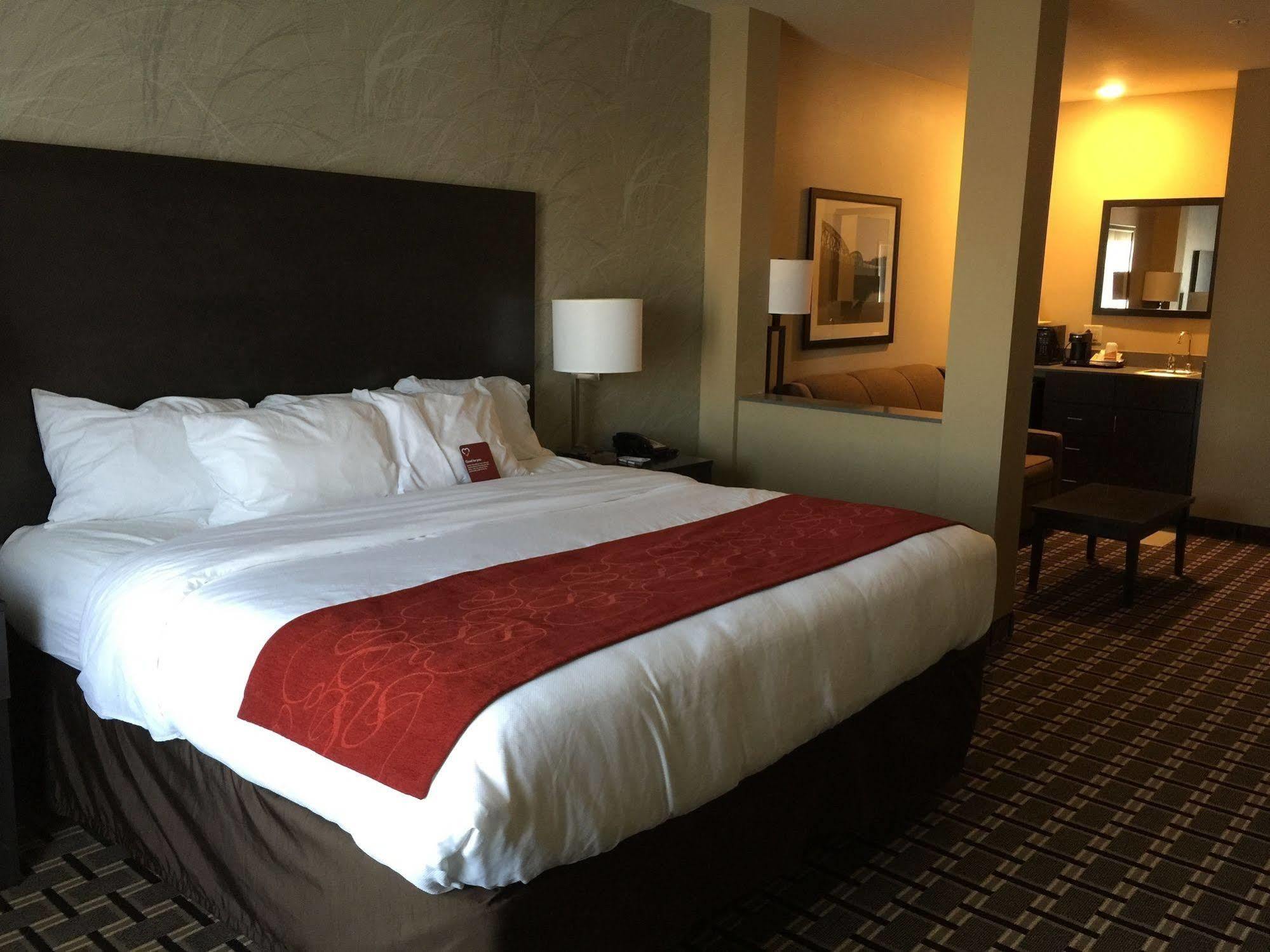 Comfort Suites Uniontown Eksteriør bilde