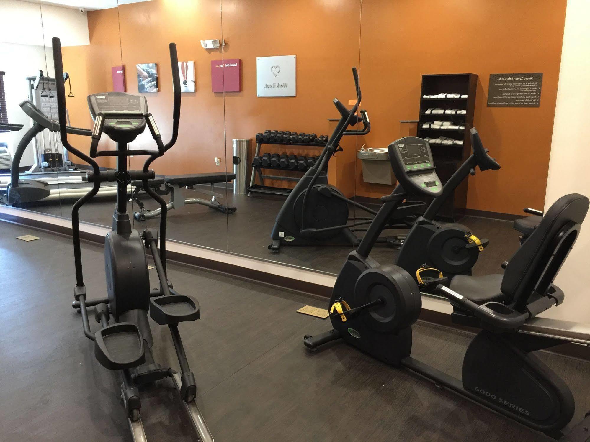Comfort Suites Uniontown Eksteriør bilde